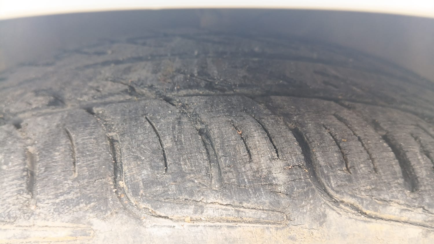 Used 2017 Hyundai Eon Sportz Petrol Manual tyres LEFT FRONT TYRE TREAD VIEW
