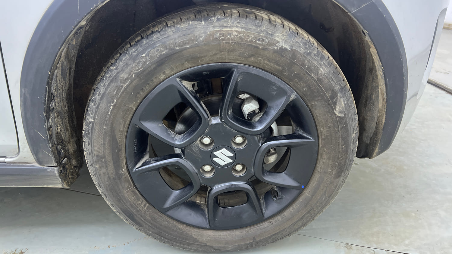 Used 2024 Maruti Suzuki Ignis Alpha 1.2 AMT Petrol Automatic tyres RIGHT FRONT TYRE RIM VIEW
