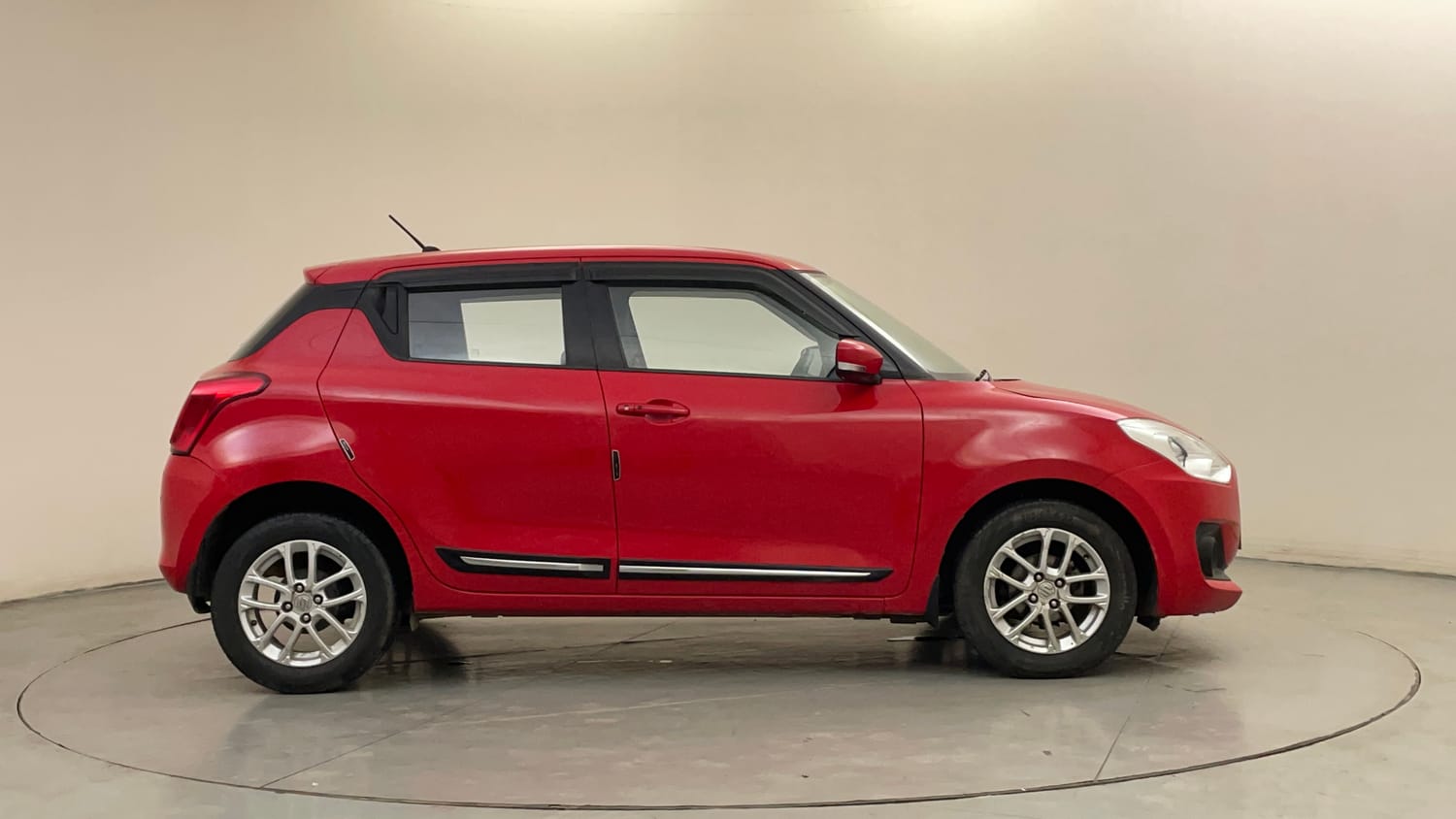 Used 2018 Maruti Suzuki Swift ZXi AMT Petrol Automatic exterior RIGHT SIDE VIEW