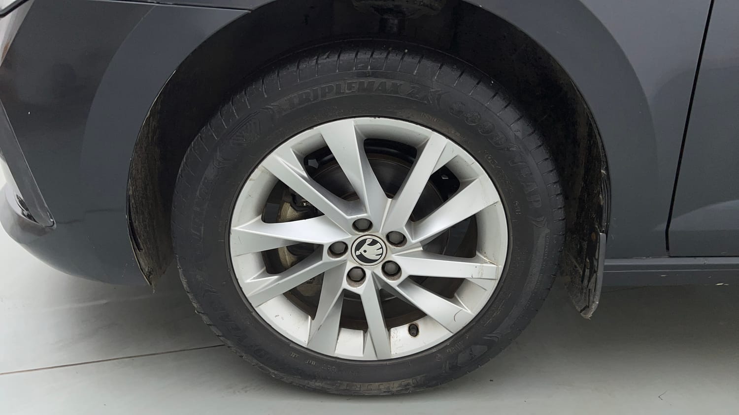 Used 2022 Skoda Slavia Ambition 1.0L TSI MT Petrol Manual tyres LEFT FRONT TYRE RIM VIEW