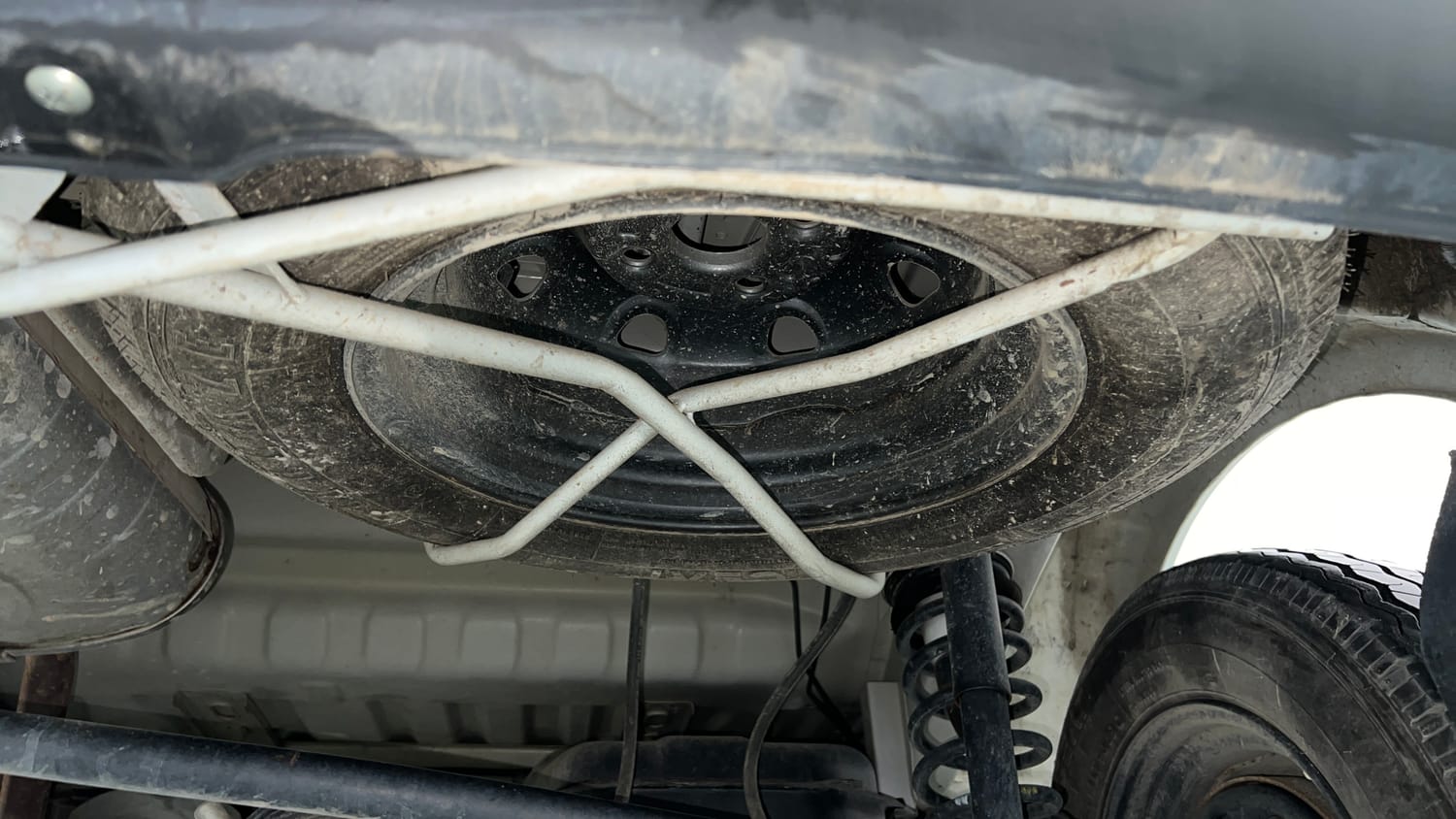 Used 2022 Maruti Suzuki Eeco 5 STR AC (O) Petrol Manual tyres SPARE TYRE VIEW