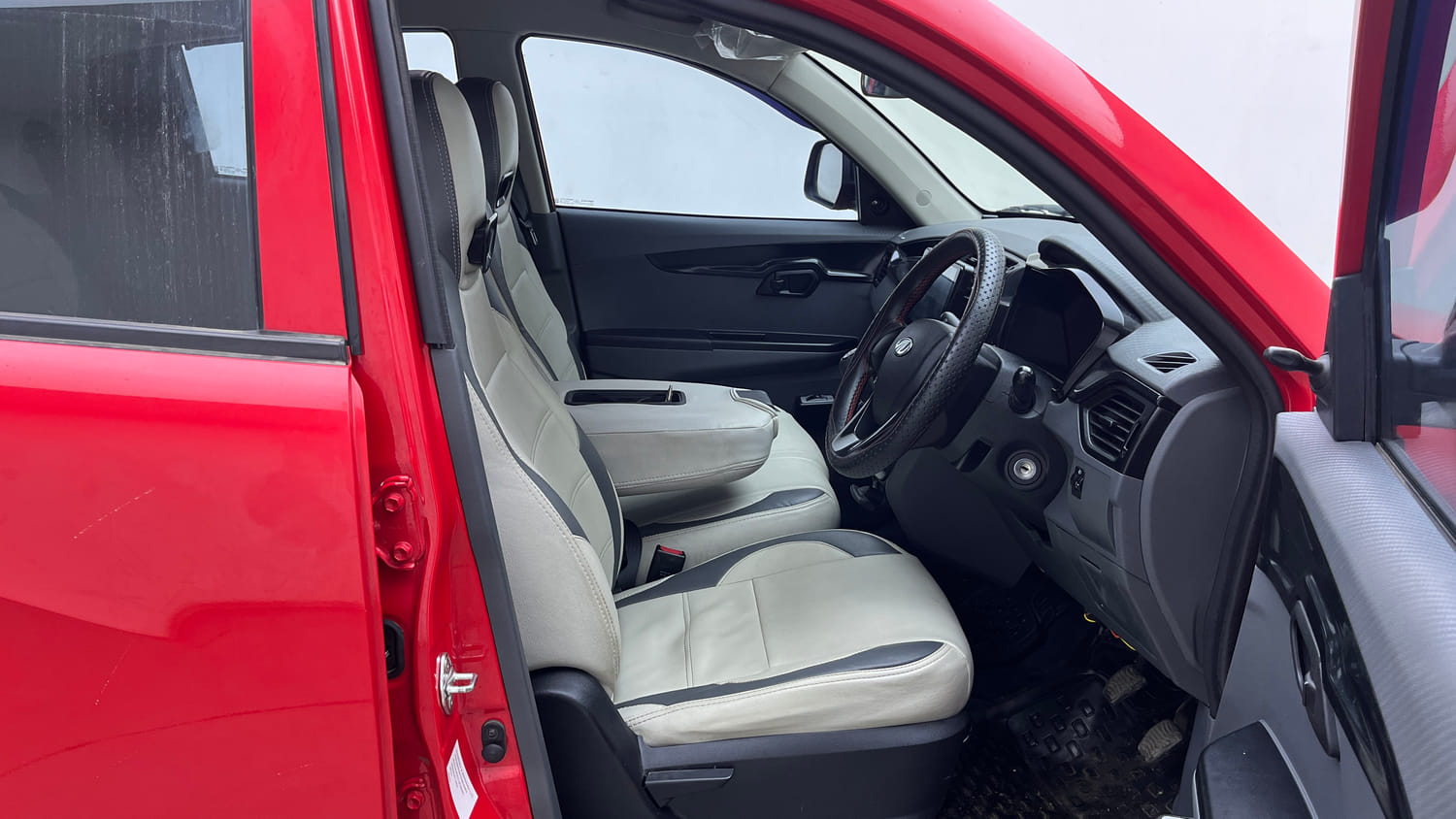 Used 2021 Mahindra KUV100 NXT K2 Plus 6 STR Petrol Manual interior RIGHT SIDE FRONT DOOR CABIN VIEW