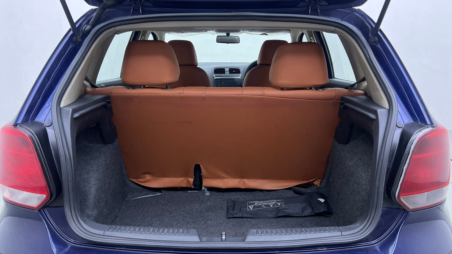 Used 2013 Volkswagen Polo Comfortline 1.2L (P) Petrol Manual interior DICKY INSIDE VIEW