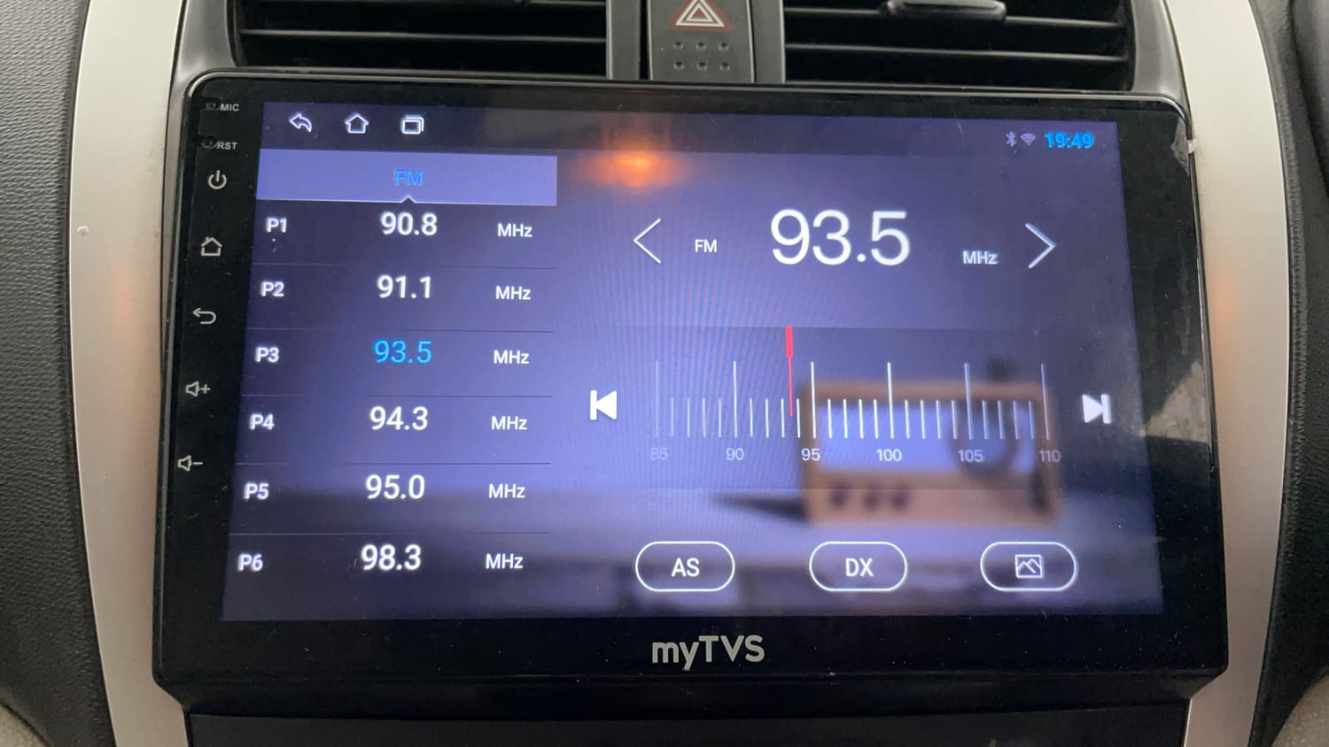 Used 2017 Maruti Suzuki Celerio ZXi AMT Petrol Automatic top_features Integrated (in-dash) music system