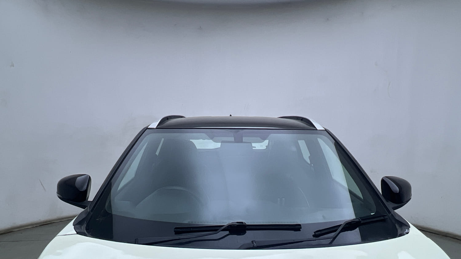 Used 2022 Nissan Magnite XV Turbo Petrol Manual exterior FRONT WINDSHIELD VIEW