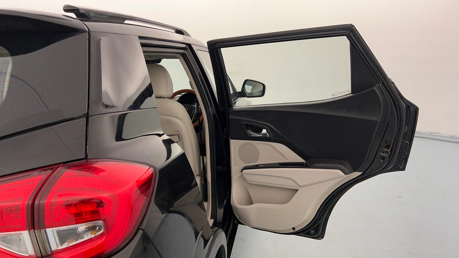 Used 2021 Mahindra XUV 300 W8 (O) 1.5 Diesel Diesel Manual interior RIGHT REAR DOOR OPEN VIEW