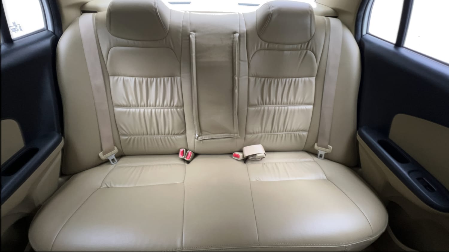 Used 2016 Honda Amaze 1.2 VX AT i-VTEC Petrol Automatic interior REAR SEAT CONDITION VIEW