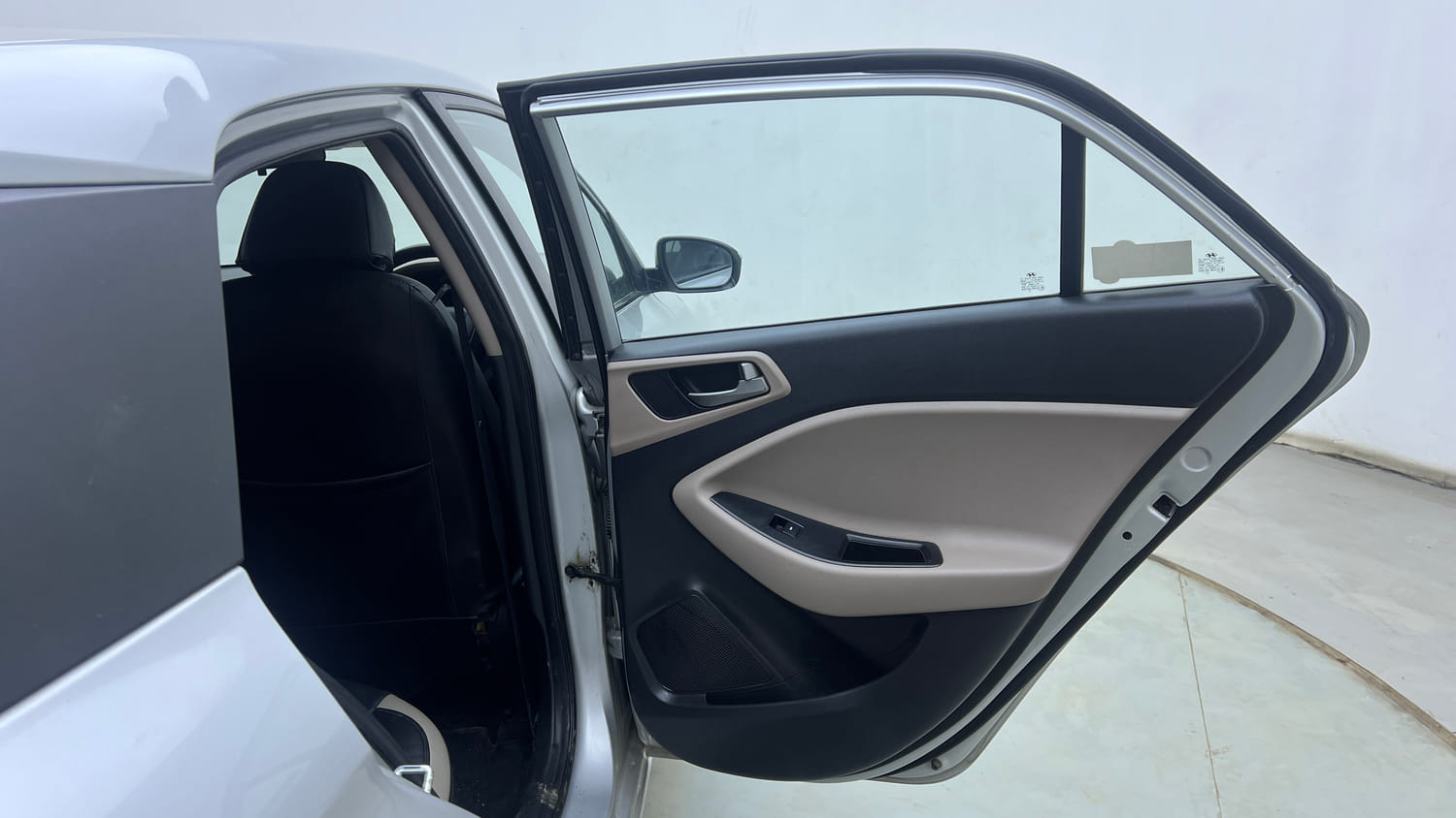 Used 2015 Hyundai Elite i20 Asta 1.2 Petrol Manual interior RIGHT REAR DOOR OPEN VIEW