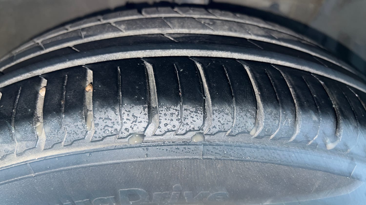 Used 2017 Maruti Suzuki Ciaz Zeta 1.4 MT Petrol Manual tyres RIGHT FRONT TYRE TREAD VIEW