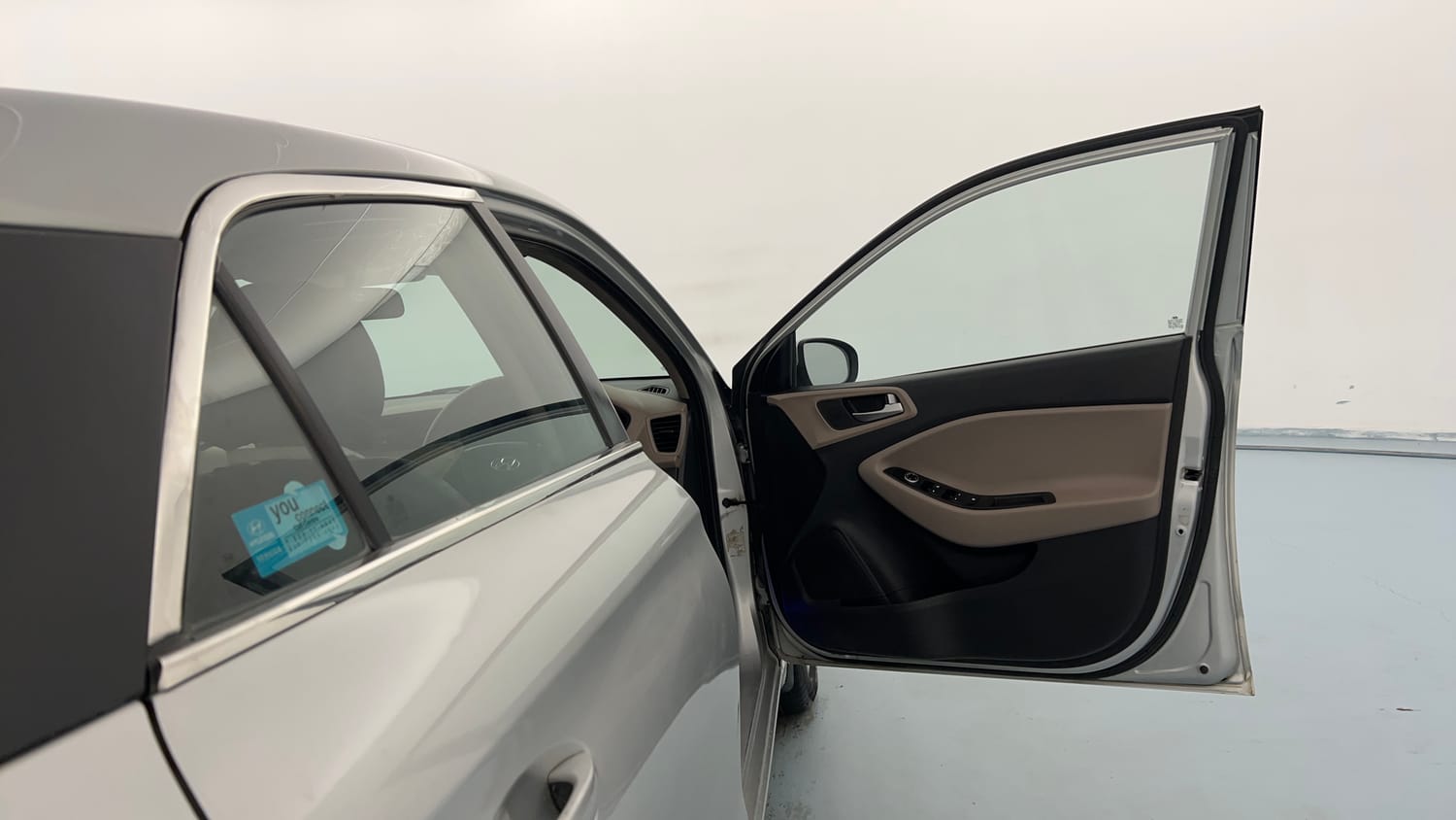 Used 2015 Hyundai Elite i20 Magna 1.2 Petrol Manual interior RIGHT FRONT DOOR OPEN VIEW