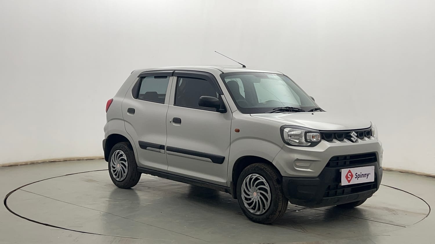 Used 2022 Maruti Suzuki S-Presso VXi (O) Petrol Manual exterior RIGHT FRONT CORNER VIEW