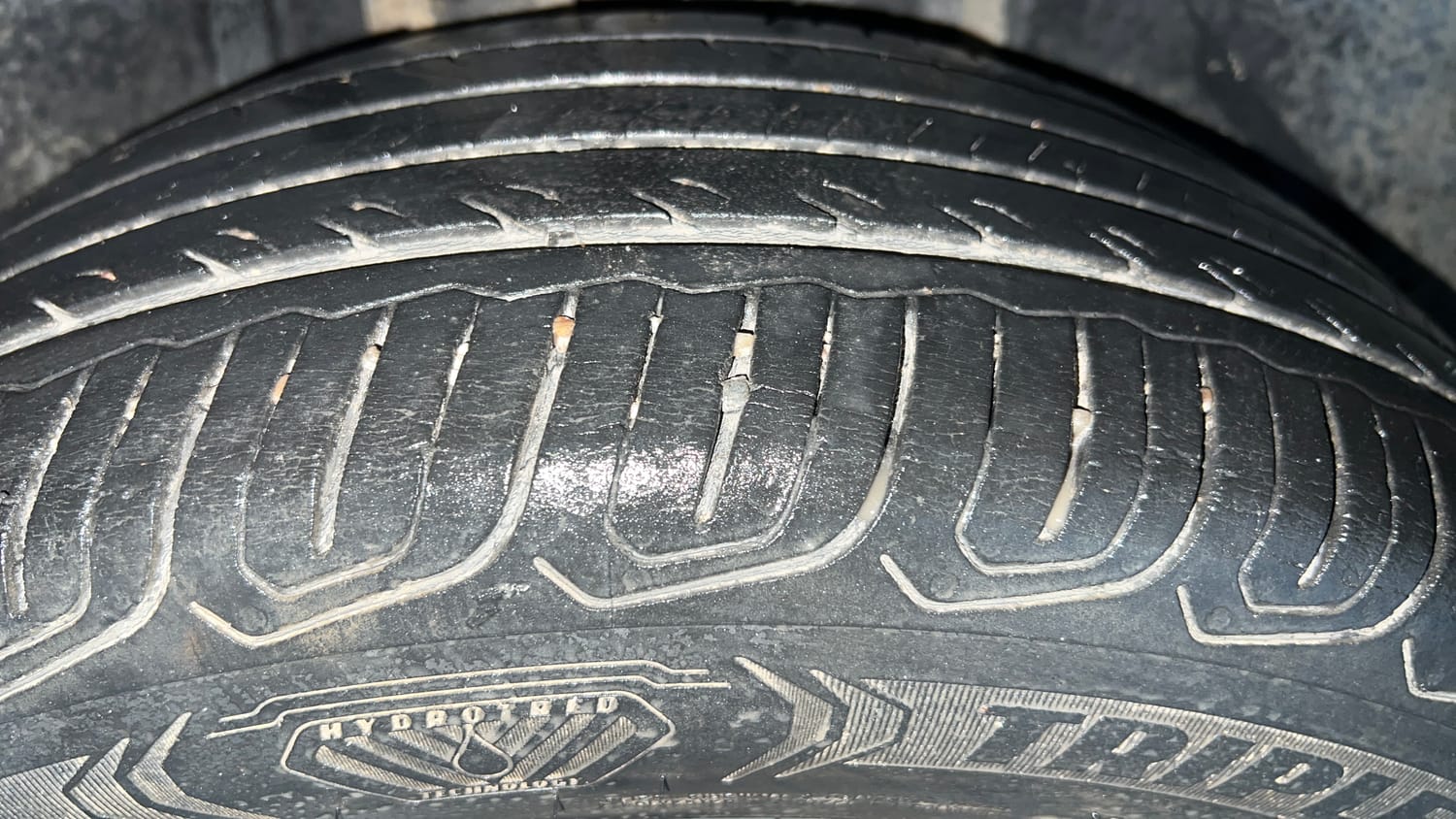 Used 2022 Skoda Slavia Ambition 1.0L TSI MT Petrol Manual tyres RIGHT REAR TYRE TREAD VIEW