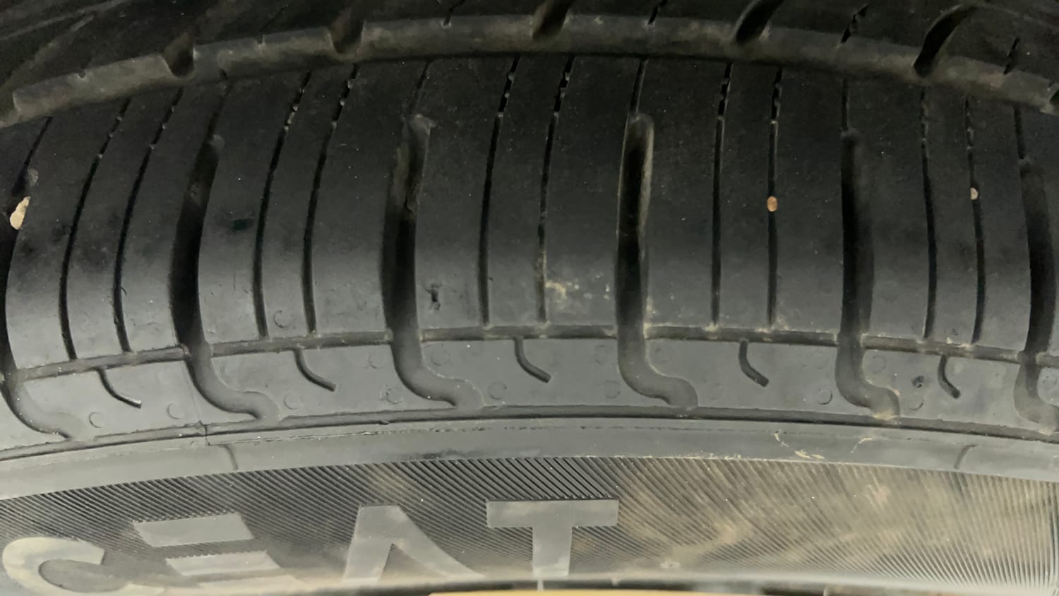 Used 2018 Maruti Suzuki Baleno Delta 1.2 Petrol Manual tyres LEFT REAR TYRE TREAD VIEW