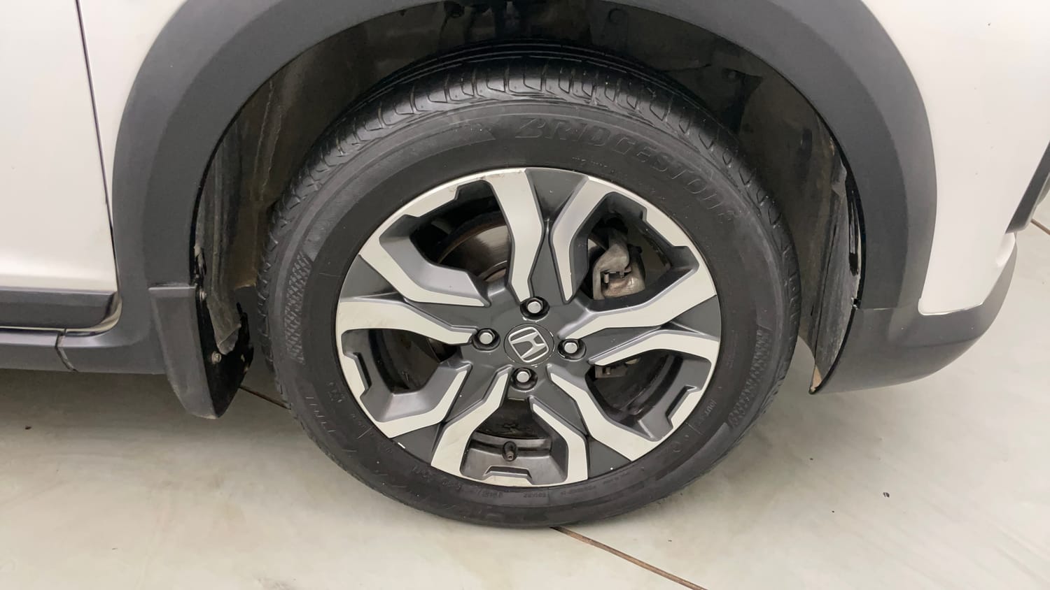Used 2022 Honda WR-V SV MT Petrol Petrol Manual tyres RIGHT FRONT TYRE RIM VIEW
