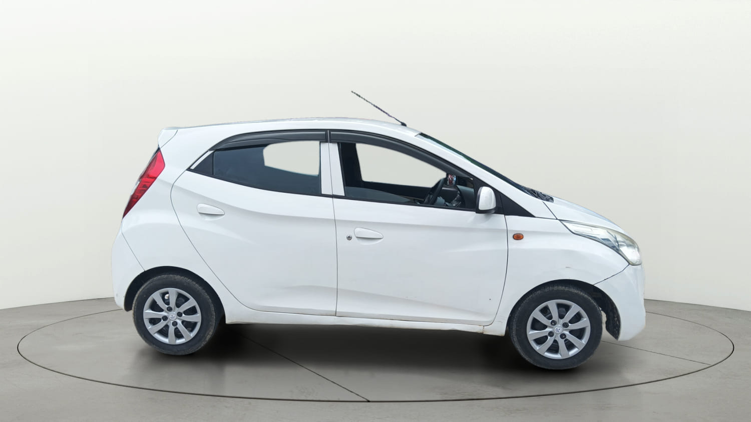 Used 2017 Hyundai Eon Sportz Petrol Manual exterior RIGHT SIDE VIEW