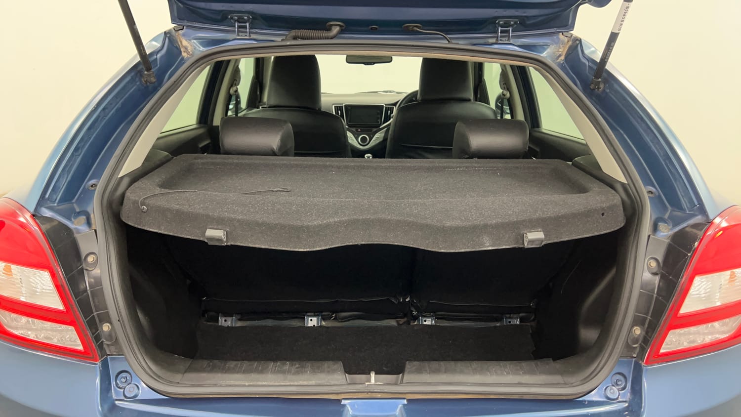 Used 2018 Maruti Suzuki Baleno Alpha 1.2 Petrol Manual interior DICKY INSIDE VIEW
