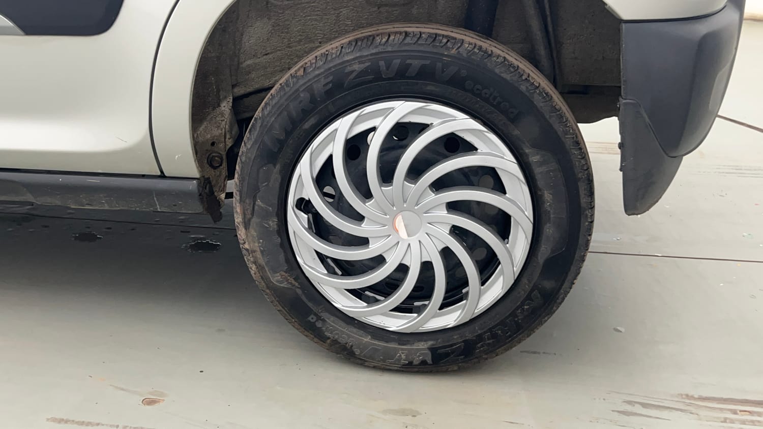 Used 2022 Maruti Suzuki S-Presso VXi (O) Petrol Manual tyres LEFT REAR TYRE RIM VIEW