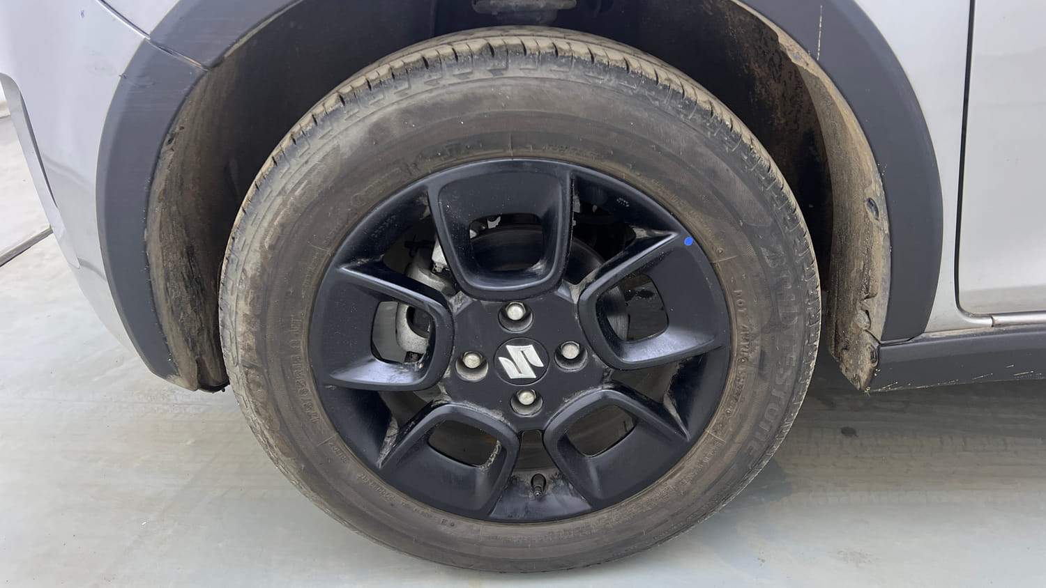 Used 2024 Maruti Suzuki Ignis Alpha 1.2 AMT Petrol Automatic tyres LEFT FRONT TYRE RIM VIEW