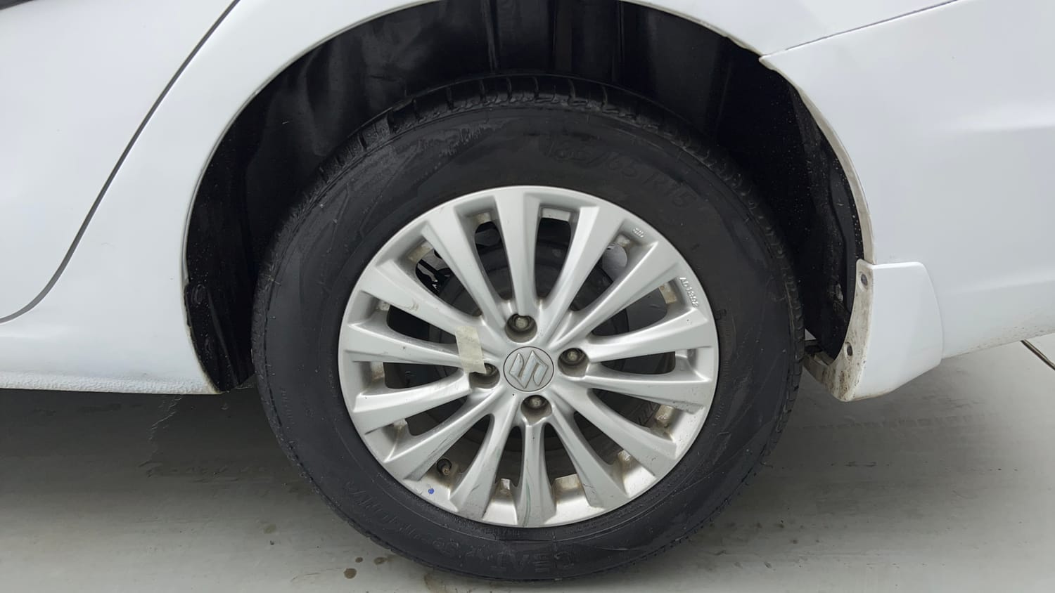 Used 2017 Maruti Suzuki Ciaz Zeta 1.4 MT Petrol Manual tyres LEFT REAR TYRE RIM VIEW