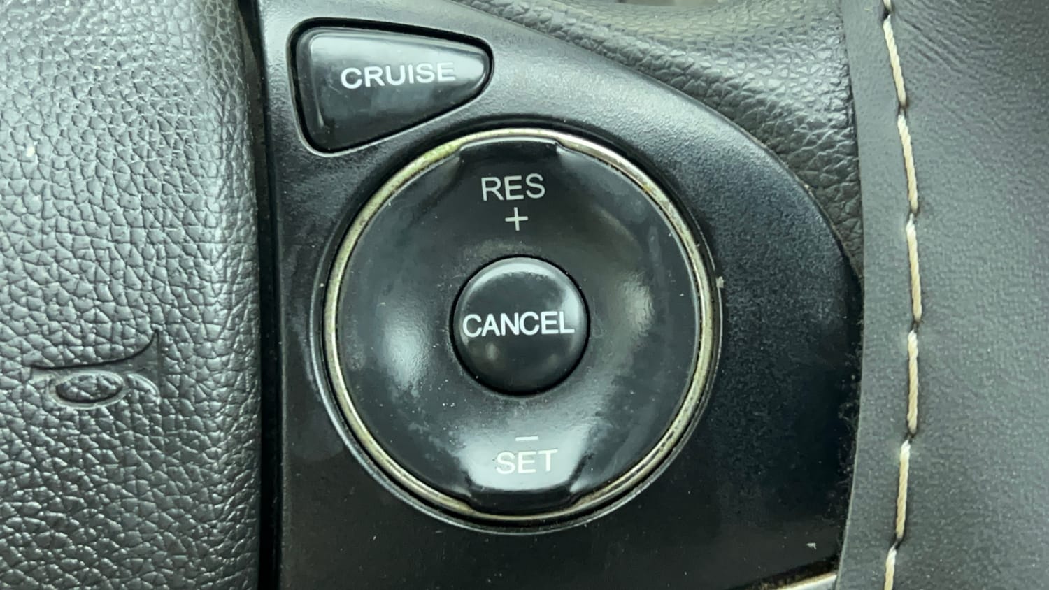 Used 2017 Honda City V CVT Petrol Petrol Automatic top_features Cruise control