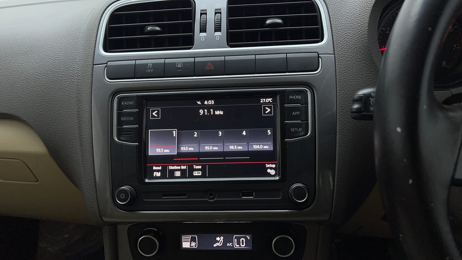 Used 2019 Volkswagen Vento Highline 1.2 (P) AT Petrol Automatic top_features Integrated (in-dash) music system