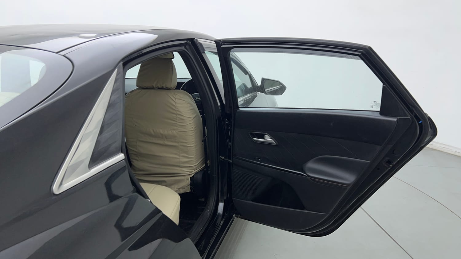 Used 2023 Hyundai Verna SX 1.5 Turbo Petrol MT Petrol Manual interior RIGHT REAR DOOR OPEN VIEW