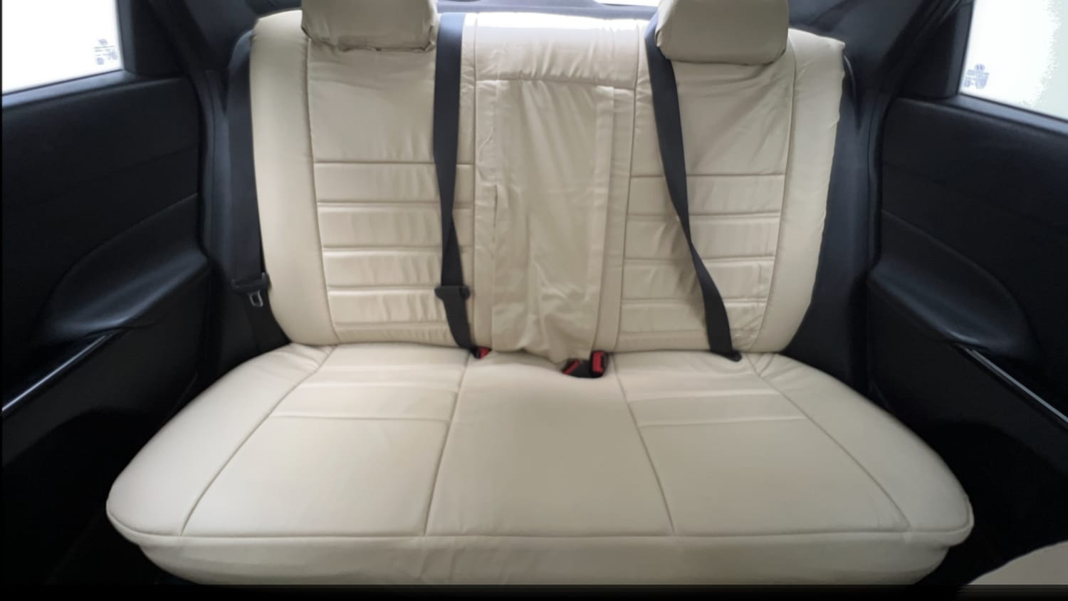 Used 2023 Hyundai Verna SX 1.5 Turbo Petrol MT Petrol Manual interior REAR SEAT CONDITION VIEW