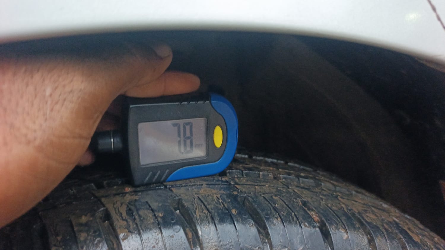 Used 2019 Maruti Suzuki Swift ZDi Plus AMT Diesel Automatic tyres LEFT FRONT TYRE TREAD VIEW