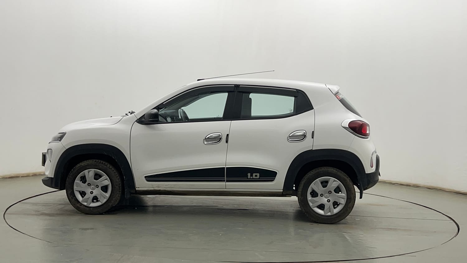 Used 2024 Renault Kwid RXT 1.0L Petrol Manual exterior LEFT SIDE VIEW