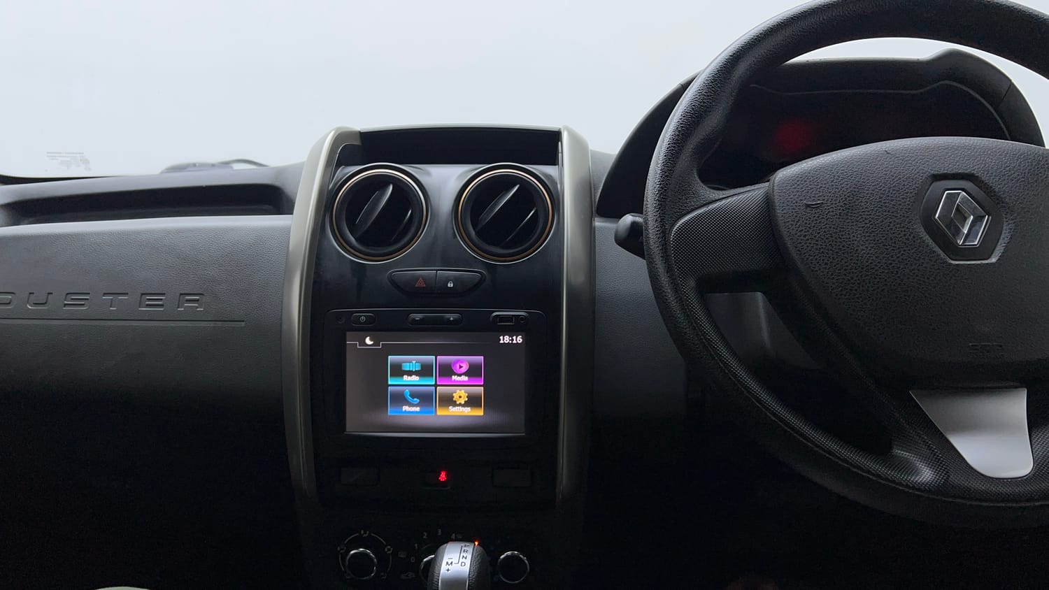 Used 2017 Renault Duster RXS CVT Petrol Automatic interior MUSIC SYSTEM & AC CONTROL VIEW
