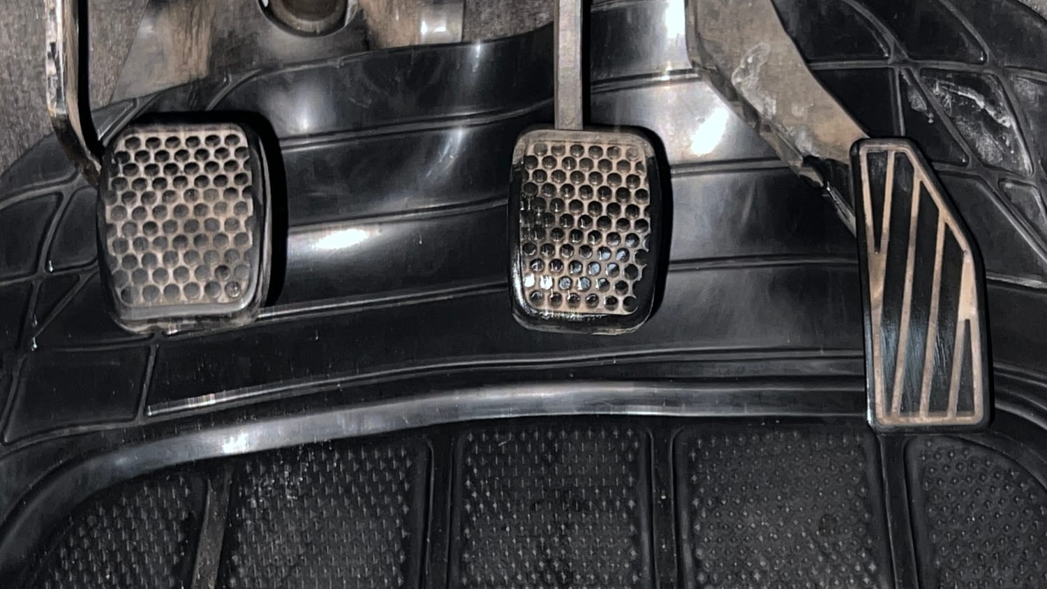 Used 2016 Maruti Suzuki Alto K10 VXi Petrol Manual interior PEDALS VIEW