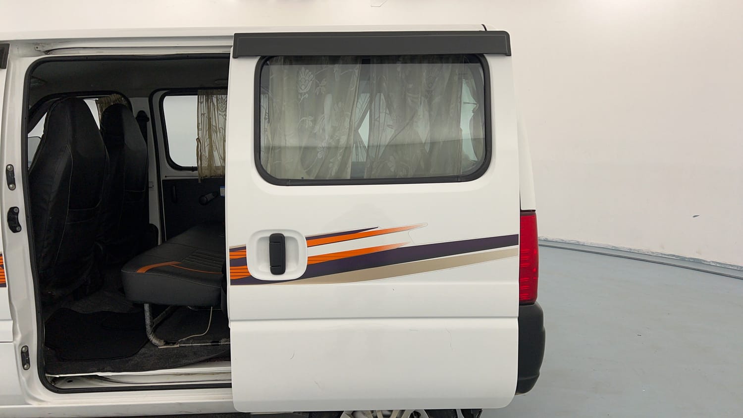 Used 2022 Maruti Suzuki Eeco 5 STR AC (O) Petrol Manual interior LEFT REAR DOOR OPEN VIEW