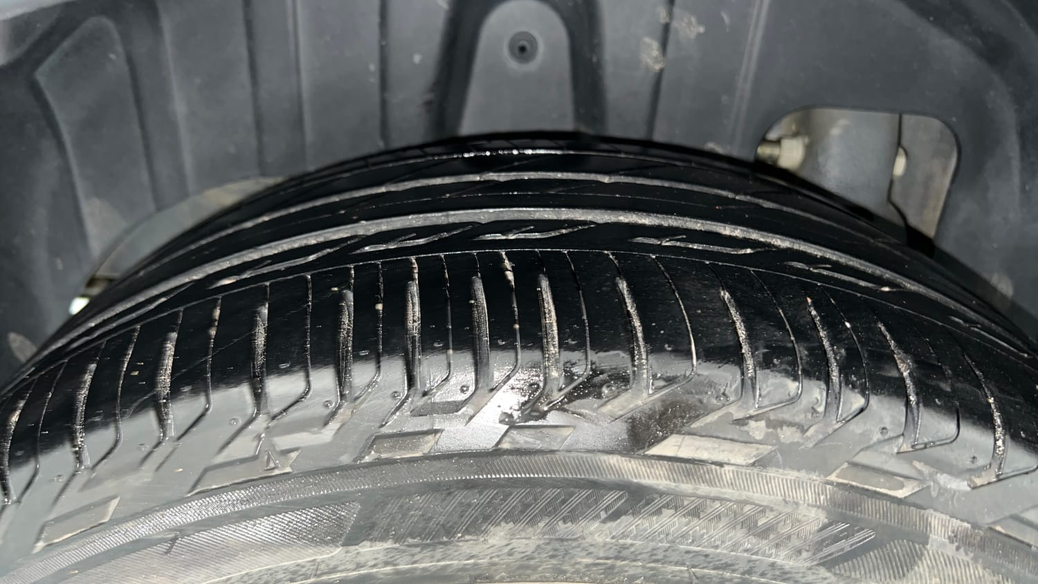 Used 2021 Mahindra XUV 300 W8 (O) 1.5 Diesel Diesel Manual tyres RIGHT REAR TYRE TREAD VIEW