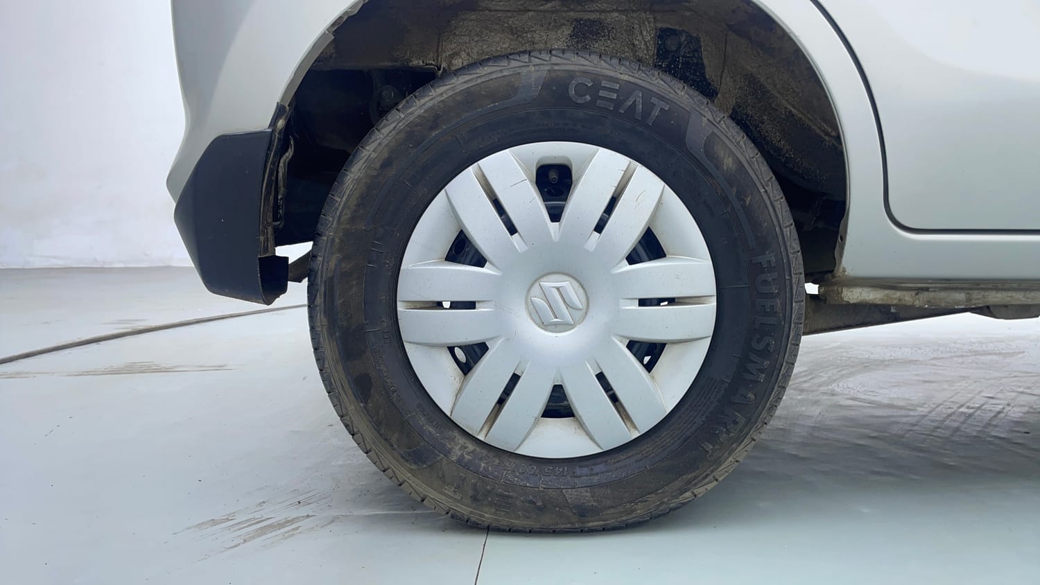 Used 2022 Maruti Suzuki Alto 800 LXi (O) CNG Cng Manual tyres RIGHT REAR TYRE RIM VIEW