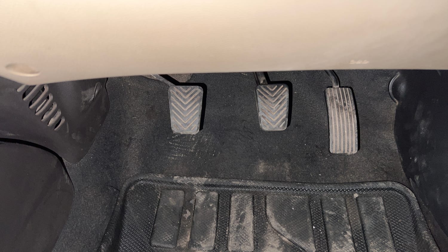 Used 2014 Hyundai Eon Era + Petrol Manual interior PEDALS VIEW