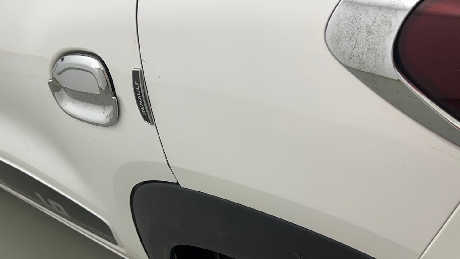 Used 2024 Renault Kwid RXT 1.0L Petrol Manual dents MINOR SCRATCH