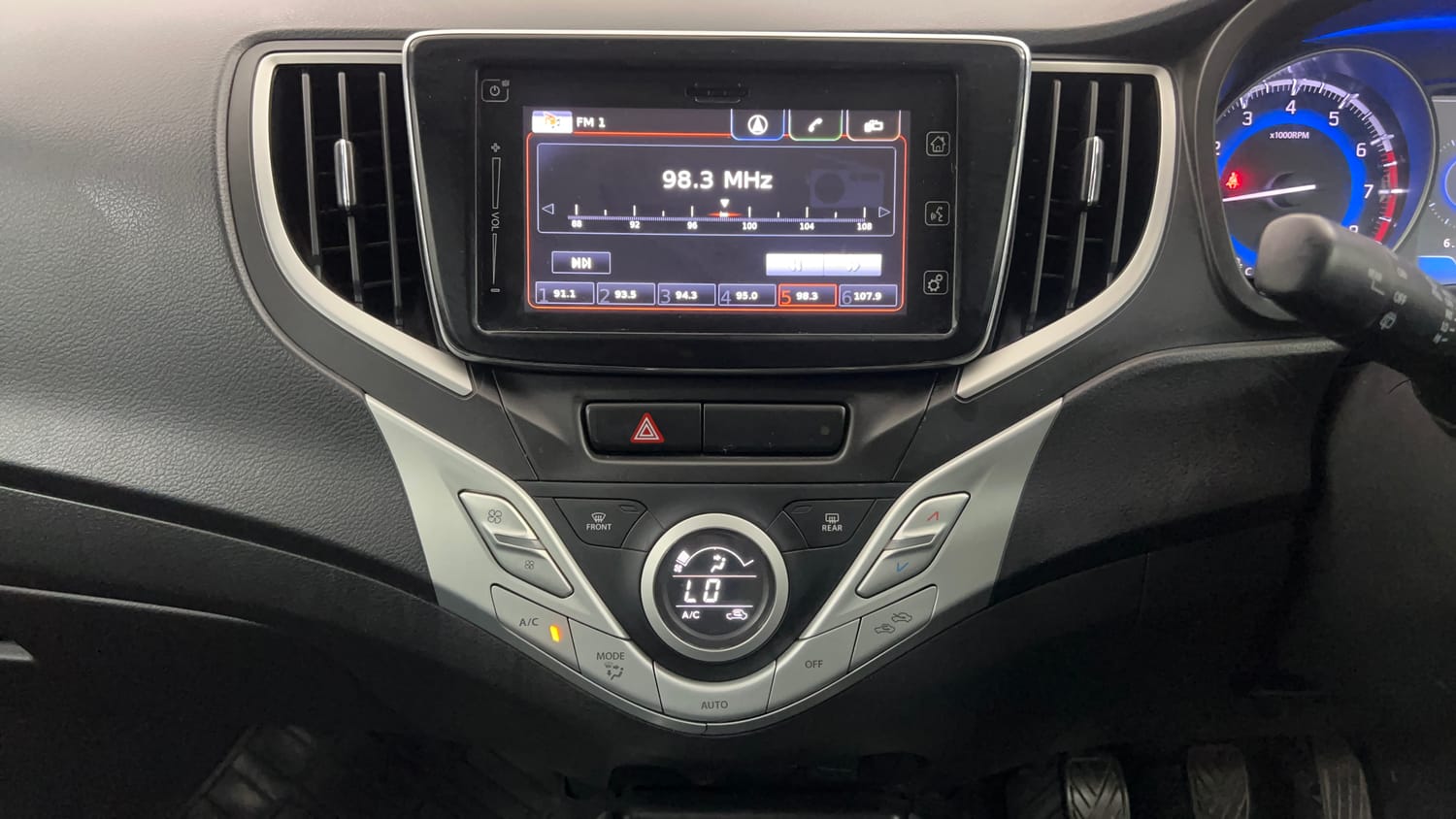 Used 2018 Maruti Suzuki Baleno Alpha 1.2 Petrol Manual interior MUSIC SYSTEM & AC CONTROL VIEW