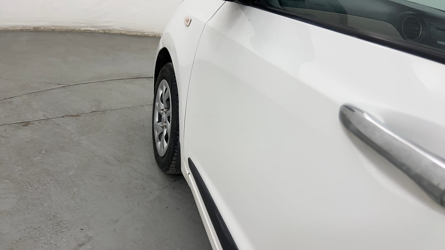 Used 2018 Hyundai Grand i10 Magna 1.2 Kappa VTVT Petrol Manual dents MINOR SCRATCH
