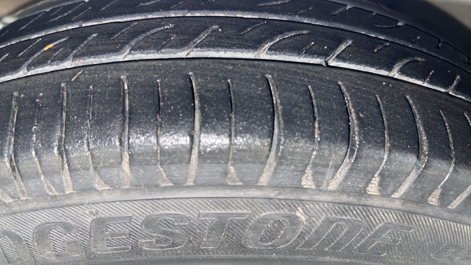 Used 2014 Hyundai Eon Era + Petrol Manual tyres LEFT FRONT TYRE TREAD VIEW