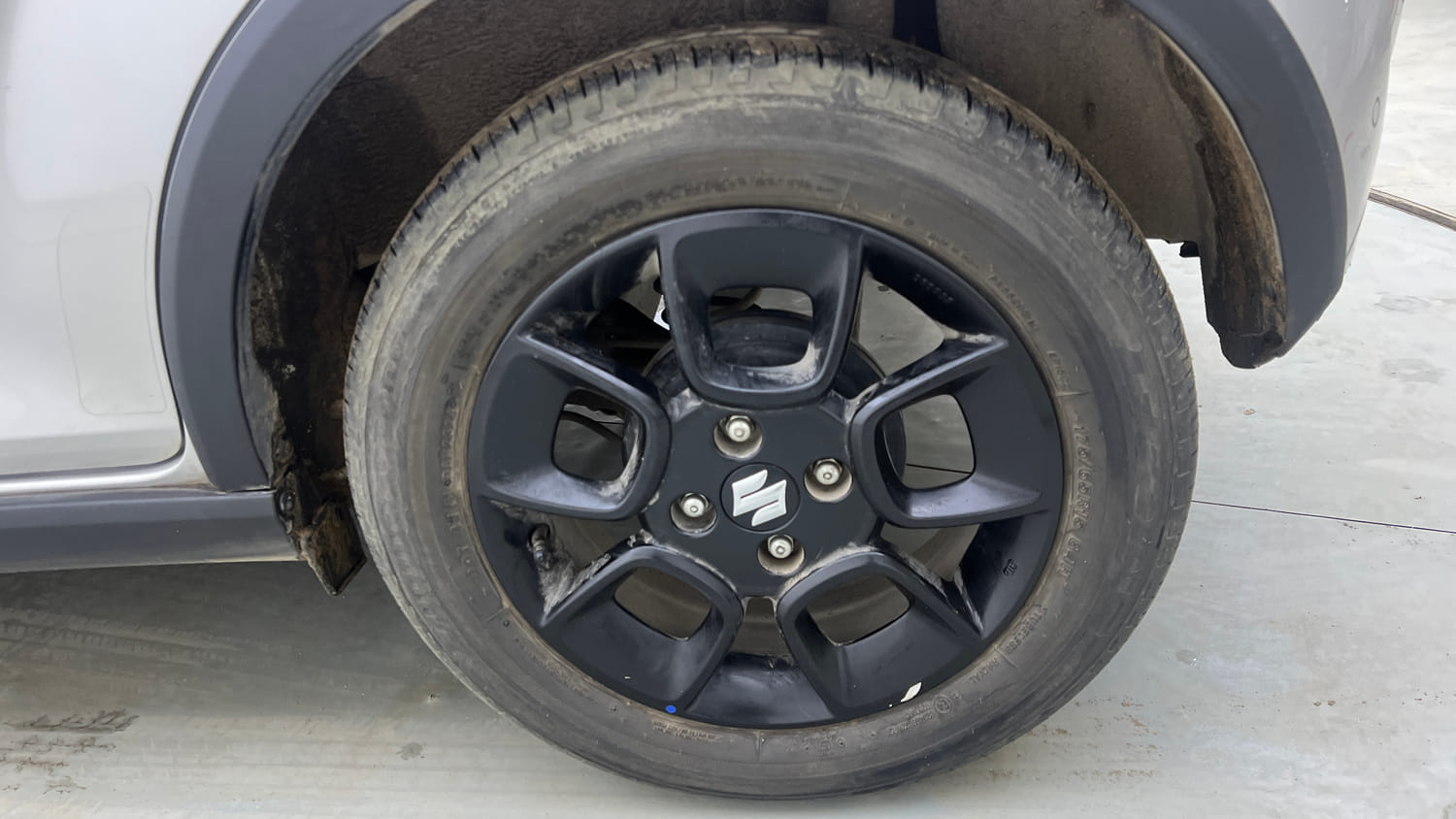 Used 2024 Maruti Suzuki Ignis Alpha 1.2 AMT Petrol Automatic tyres LEFT REAR TYRE RIM VIEW