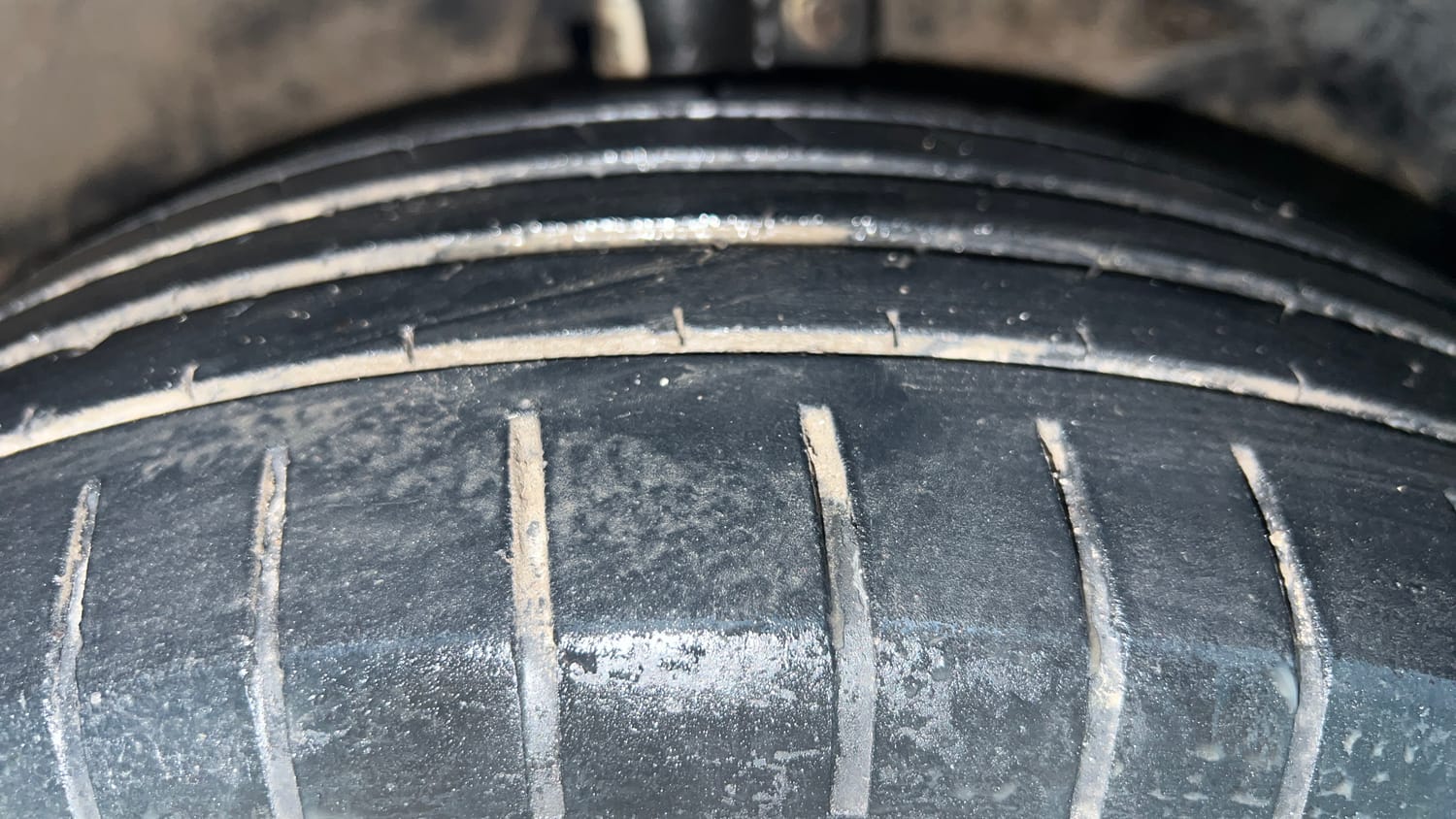 Used 2022 Maruti Suzuki Swift ZXi Plus AMT Petrol Automatic tyres RIGHT FRONT TYRE TREAD VIEW