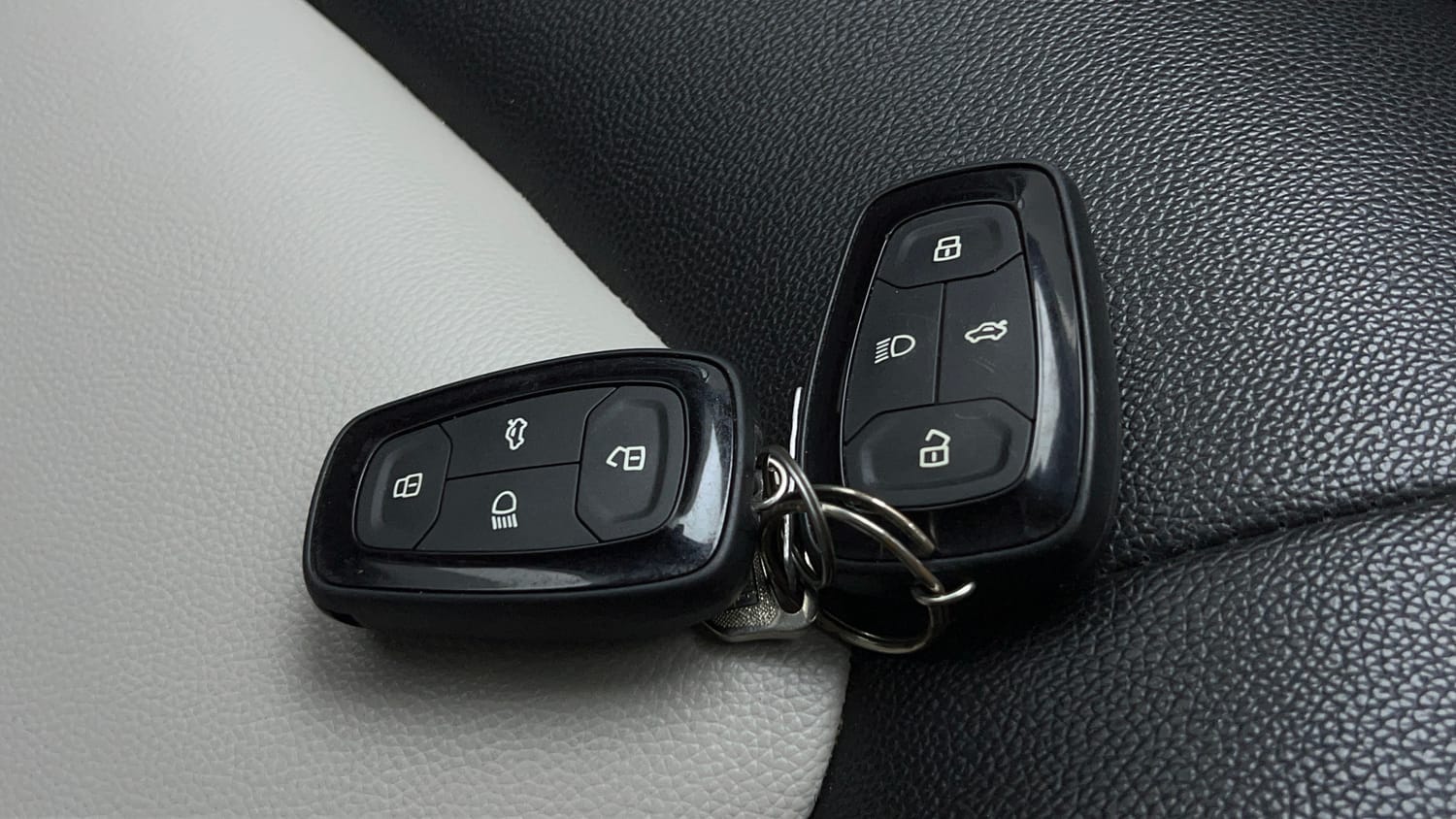 Used 2020 Tata Nexon XZ Plus (O) Petrol Manual extra CAR KEY VIEW
