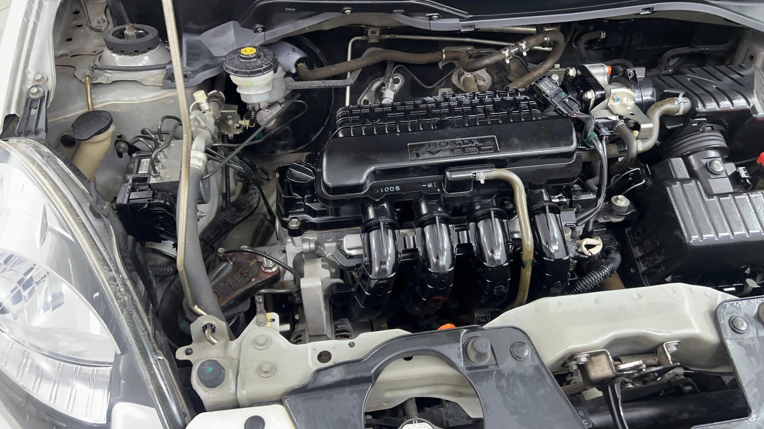 Used 2016 Honda Brio VX MT Petrol Manual engine ENGINE RIGHT SIDE VIEW