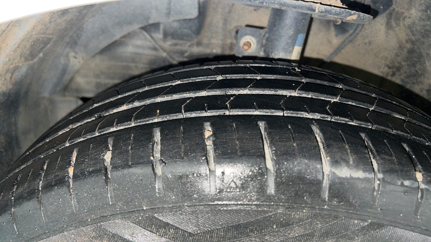 Used 2023 Maruti Suzuki Baleno Zeta MT Petrol Manual tyres LEFT FRONT TYRE TREAD VIEW