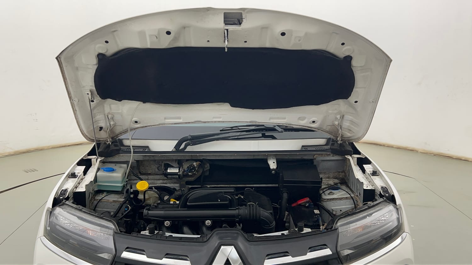 Used 2024 Renault Kwid RXT 1.0L Petrol Manual engine ENGINE & BONNET OPEN FRONT VIEW