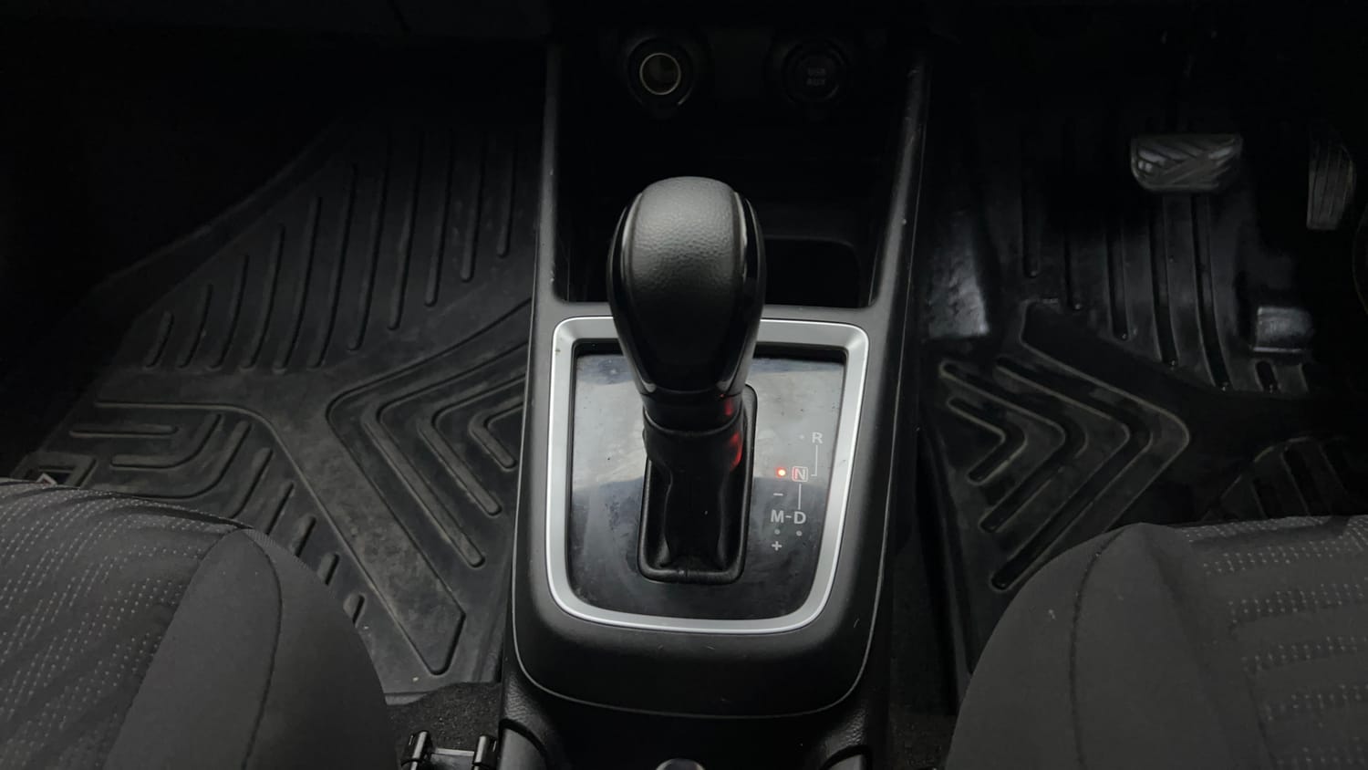 Used 2021 Maruti Suzuki Swift VXi AMT Petrol Automatic interior GEAR  KNOB VIEW