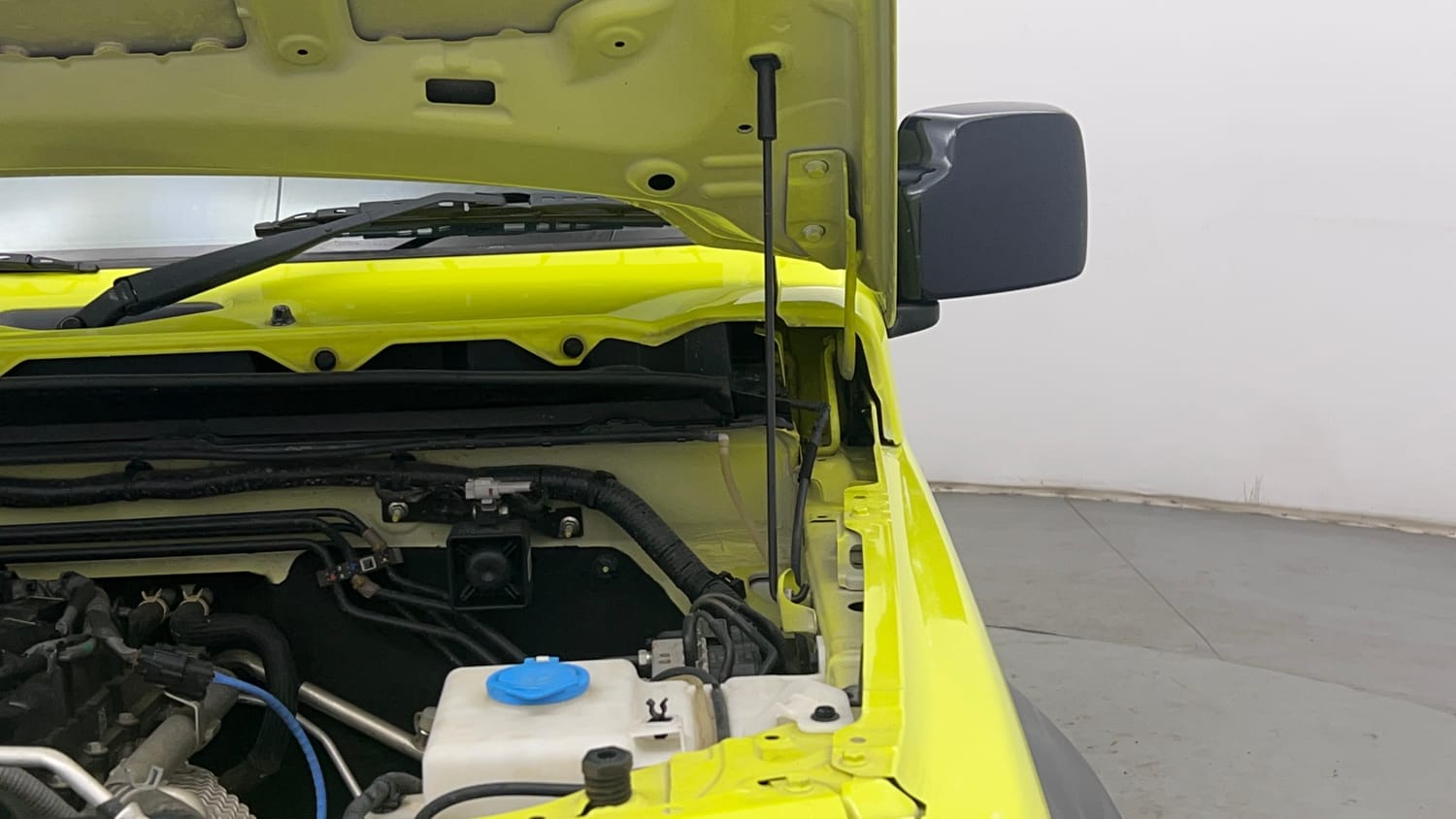 Used 2023 Maruti Suzuki Jimny Alpha AT Petrol Automatic engine ENGINE LEFT SIDE HINGE & APRON VIEW
