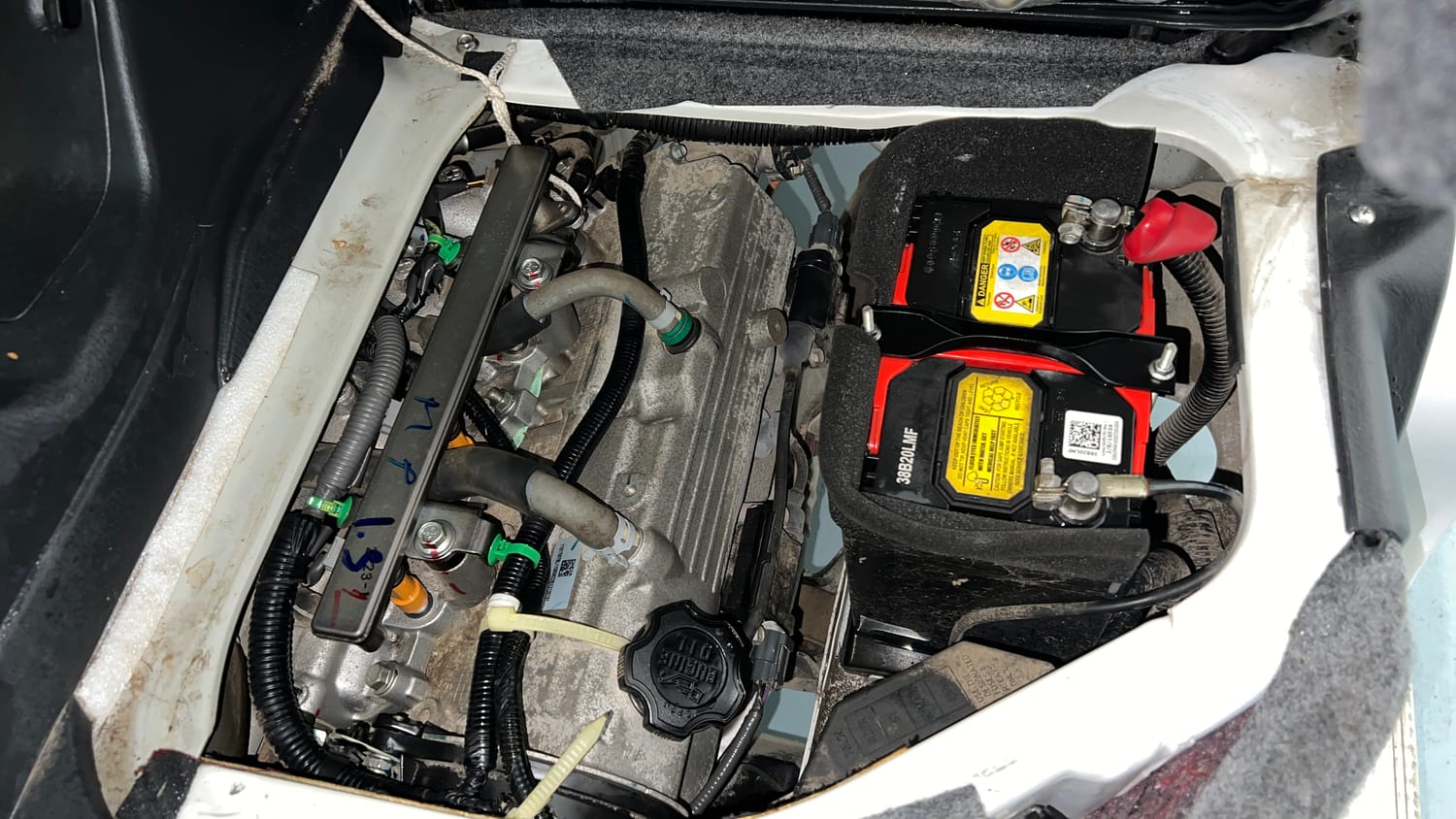 Used 2022 Maruti Suzuki Eeco 5 STR AC (O) Petrol Manual engine ENGINE LEFT SIDE VIEW