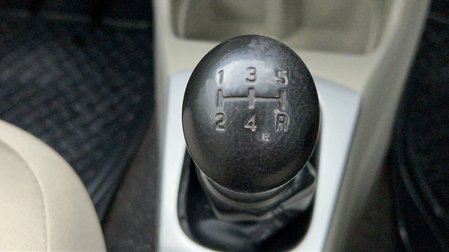 Used 2016 Maruti Suzuki Alto K10 VXi Petrol Manual interior GEAR  KNOB VIEW