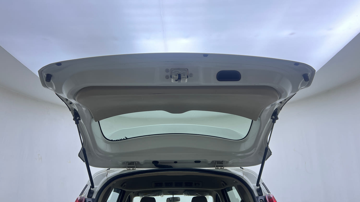 Used 2021 Maruti Suzuki New Ertiga VXi AT Petrol Automatic interior DICKY DOOR OPEN VIEW